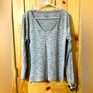 Merona size XXL long-sleeved v-neck t-shirt